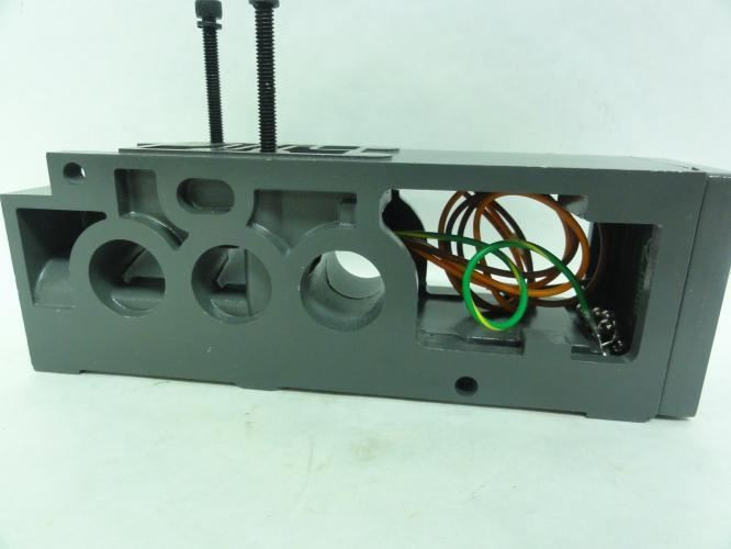 Numatics HH-5; Pneumatic Valve Manifold; 5 Pin Connector