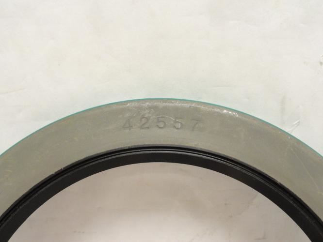 CR 42557; Oil Seal; 4-1/4" ID x 5-5/8" OD x 0.4735" Wide
