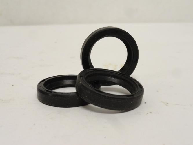 CR 9708; Lot-3 Oil Seals; 25mmID x 35mmOD x 7mm Wide