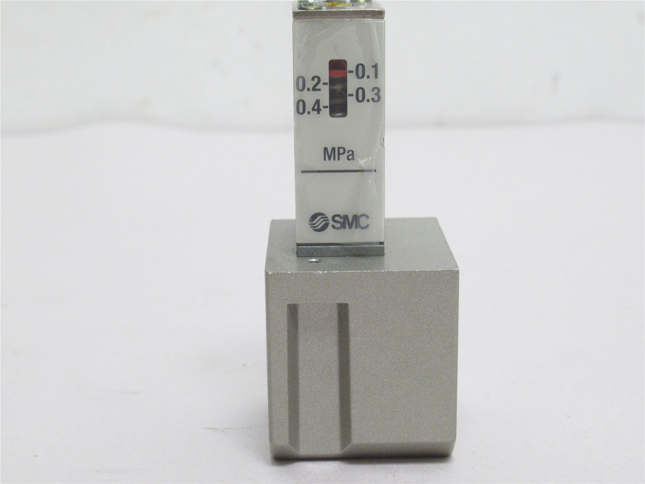 SMC IS10E-4004; Pressure Switch 0.7MPa; 100VAC/DC; 1/2NPT