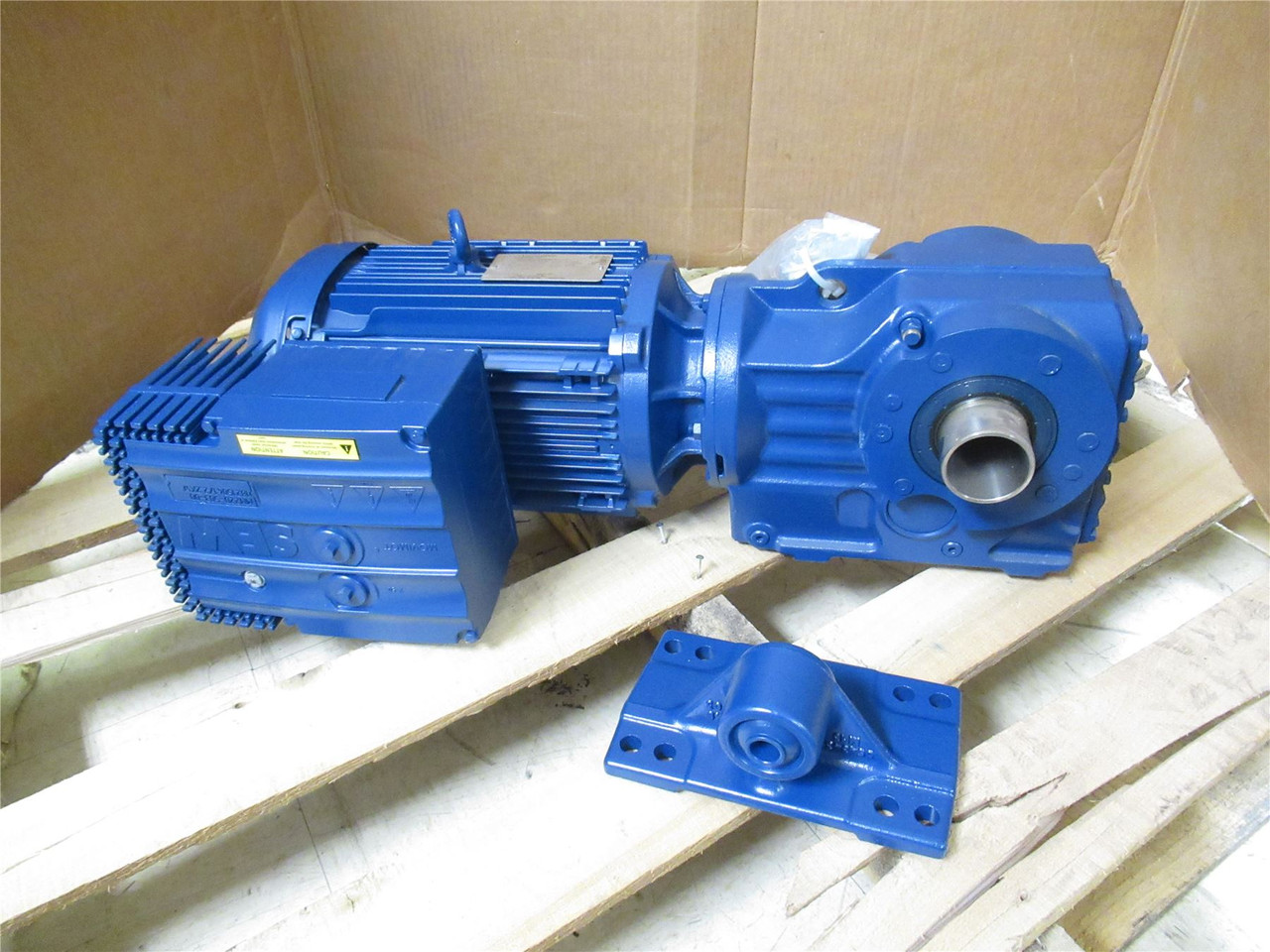 SEW KT57/TDRN100LM4/MM22/MO/DH; AC Gearmotor; 30.28:1 Ratio