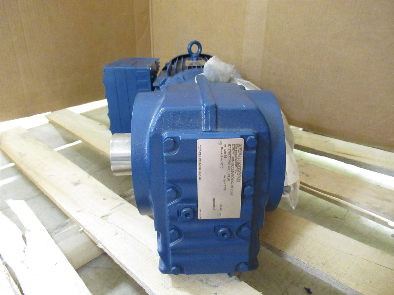 SEW KT57/TDRN100LM4/MM22/MO/DH; AC Gearmotor; 30.28:1 Ratio