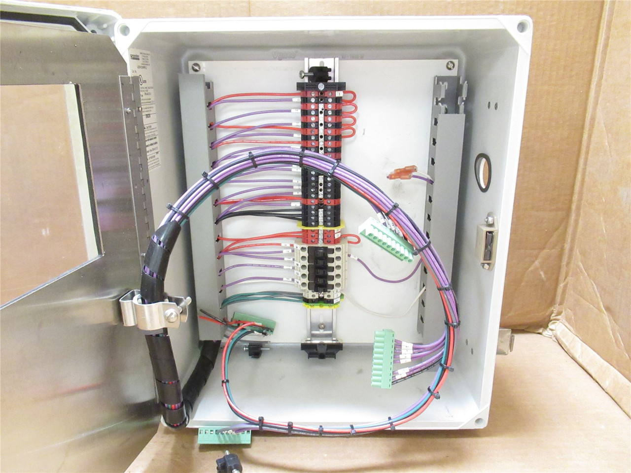 Vynckier VJB1412HWPL2; Flat Cover Bonded Window Enclosure; SS Inner