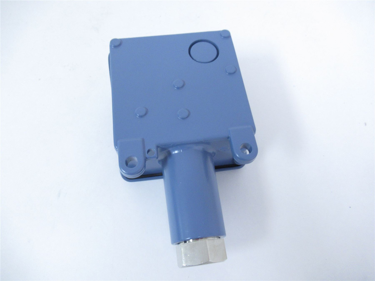 United Electric Controls Co H100-702; Pressure Switch