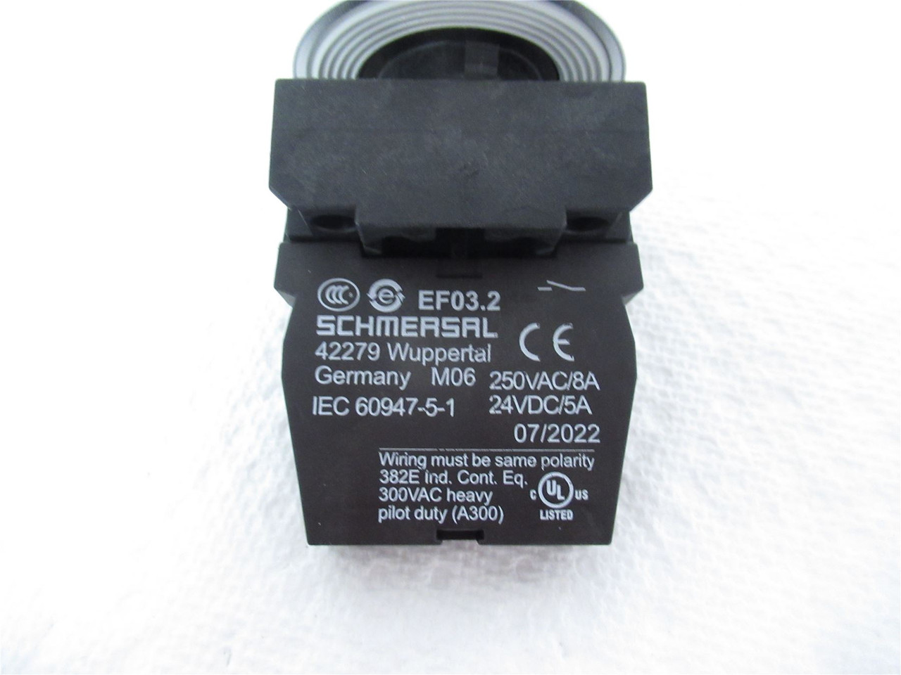 Schmersal 9615421; Switch Assembly Enable PB-975