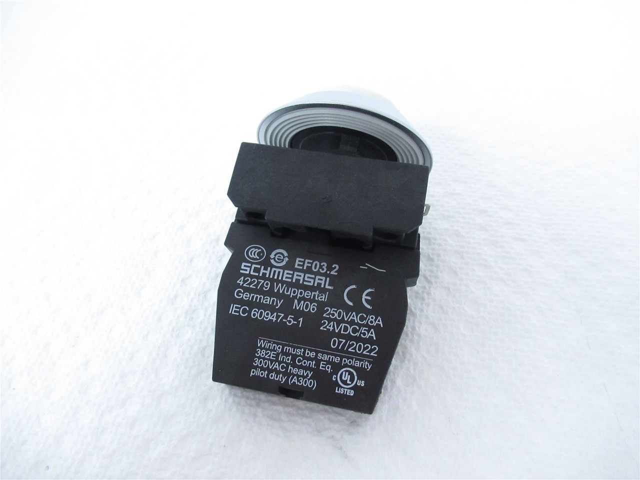 Schmersal 9615421; Switch Assembly Enable PB-975