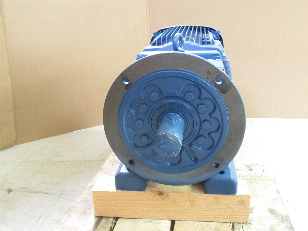 SEW R87FDRN160L4/DH; AC Gearmotor; 9:14 Ratio; 20HP; 208/360V