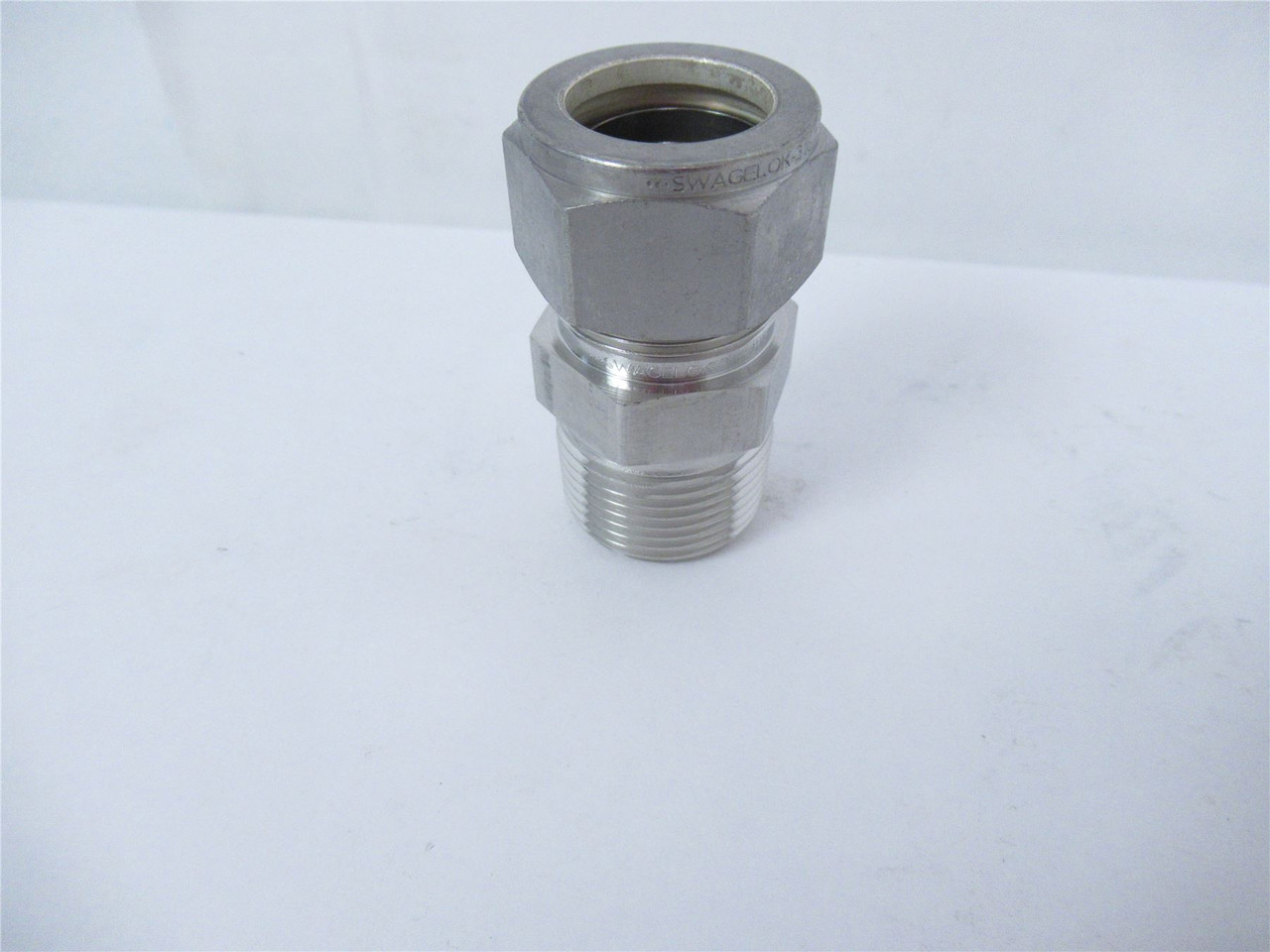 Swagelok SS-1210-1-12; 316SS Adapter F 3/4"Tube x 3/4"NPT