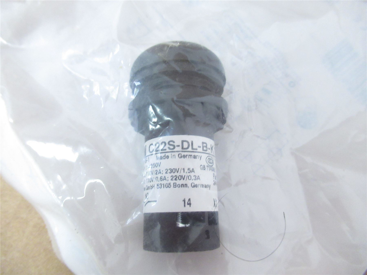 Eaton C22S-DL-B-K10-24; Switch Pushbutton 24VDC 22.5mm 1NO