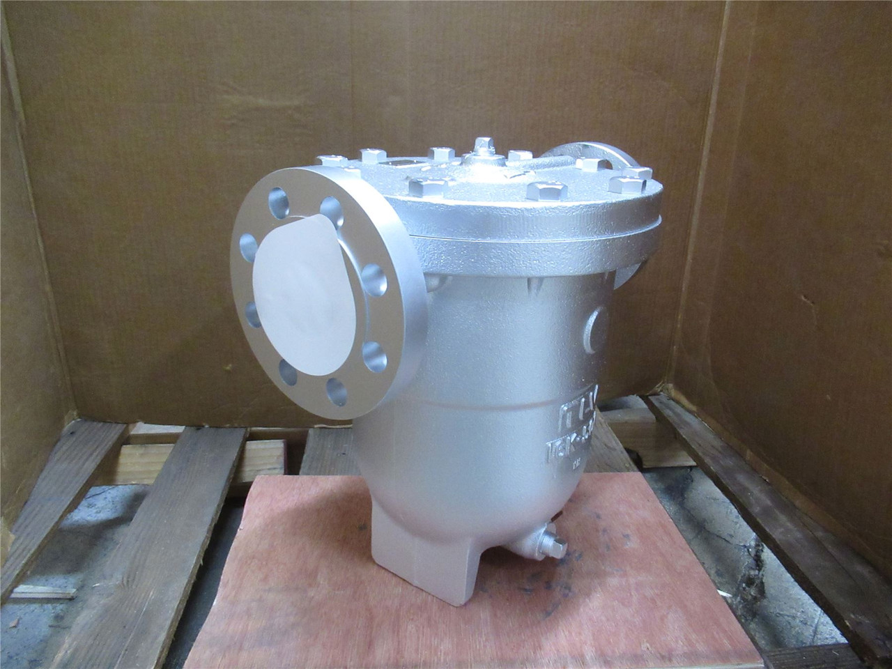 TLV J7.5X-10-2"; Cast Iron Free Float Steam Trap Size: 2"