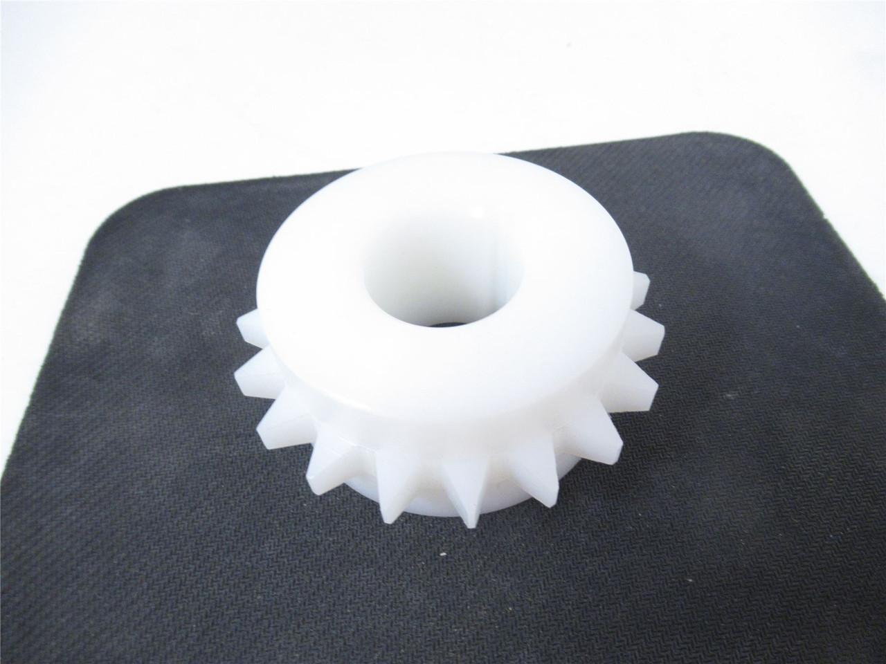 JBT 28-0593; J Sprocket Flat Wire 19 Teeth 1.25" ID