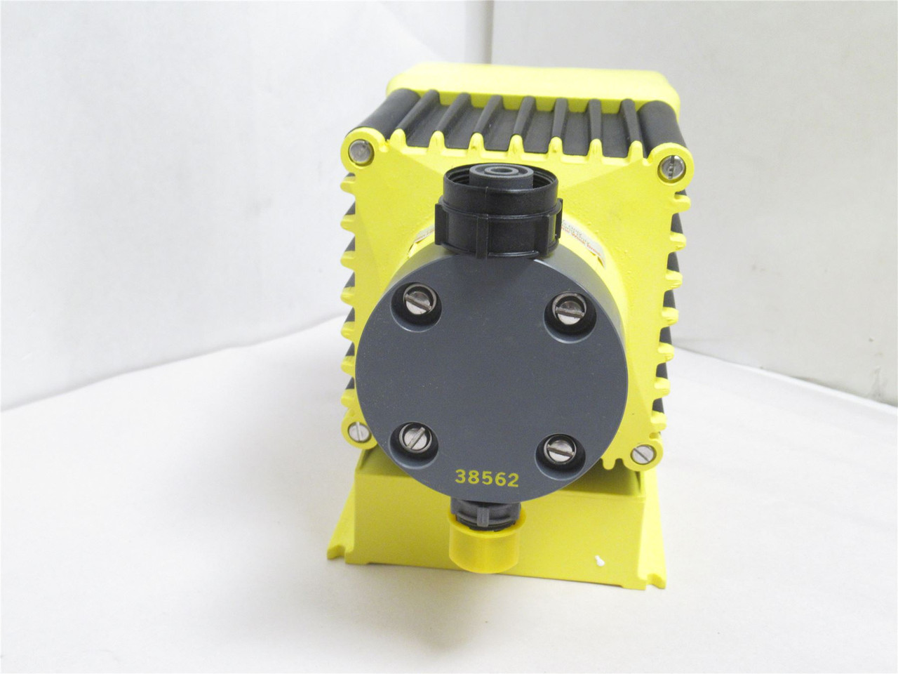 LMI B711-498SI; Solenoid Driven Metering Pump; 150PSI; 115VAC