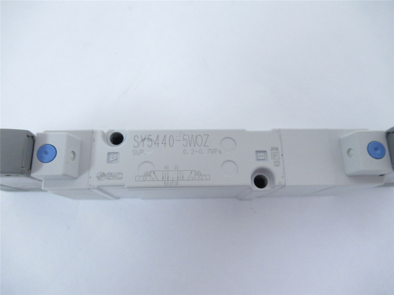 SMC SY5440-5W0Z; Pneumatic Solenoid Valve 4/5 Port 24 VDC