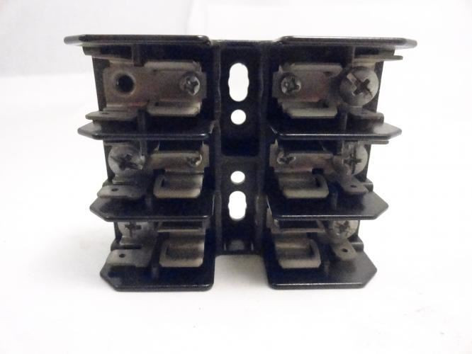 Bussmann BM6033SQ; Fuse Holder missing screw