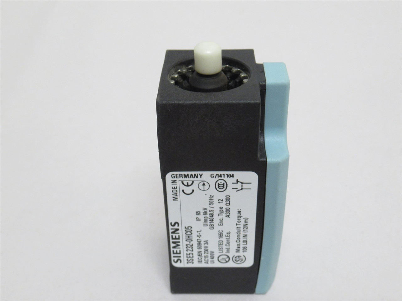 Siemens 3SE5 232-0HC05; Plunger Actuator Limit Switch 6A; 125V