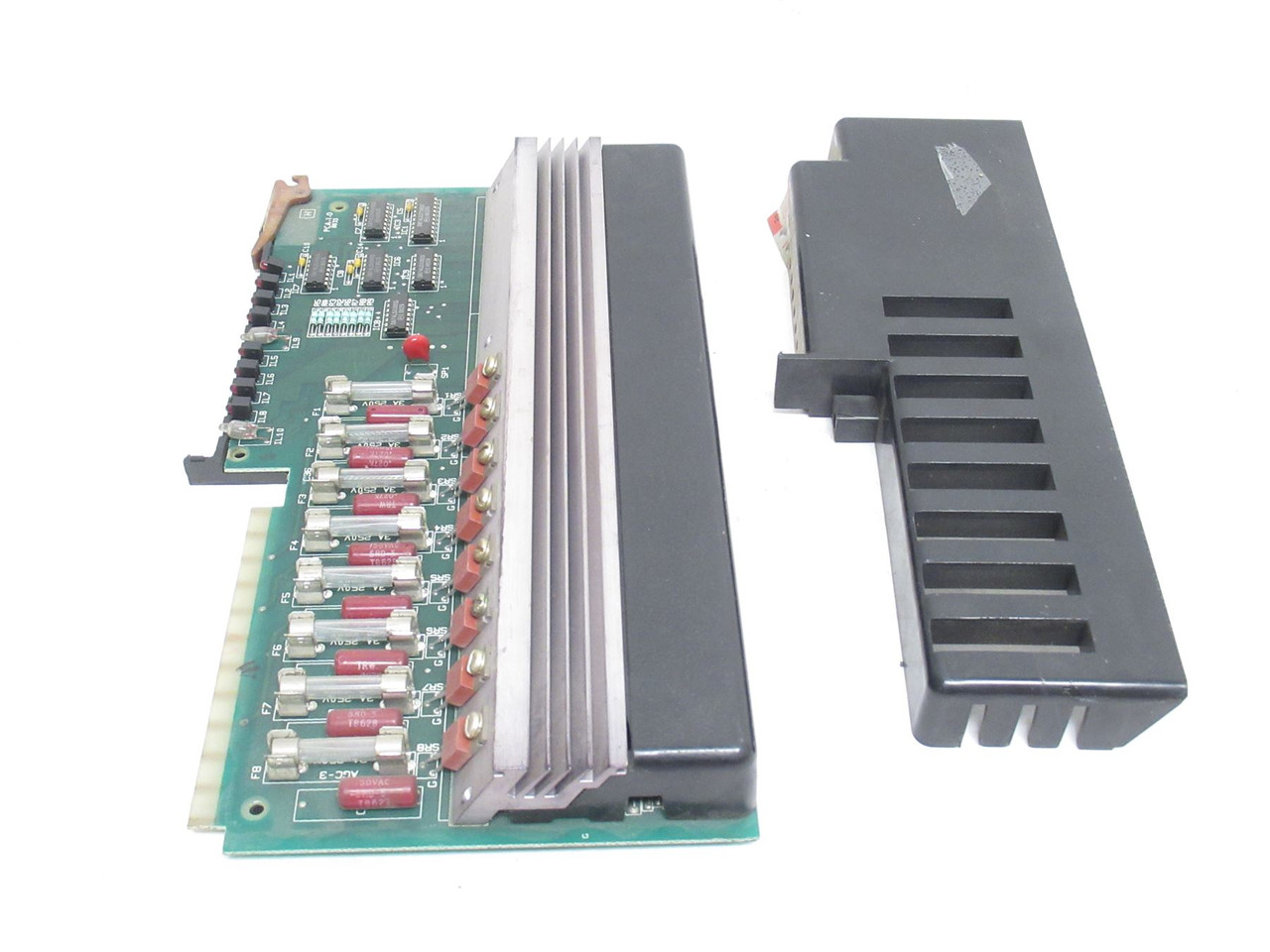 Square D 8030-HOM-221; SyMax Output Module 120VAC/DC; 8PT