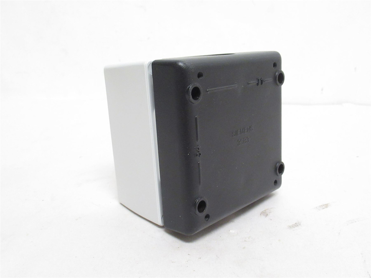 Siemens 3SB3801-2AA3; Metal Command Device Enclosure; 22mm