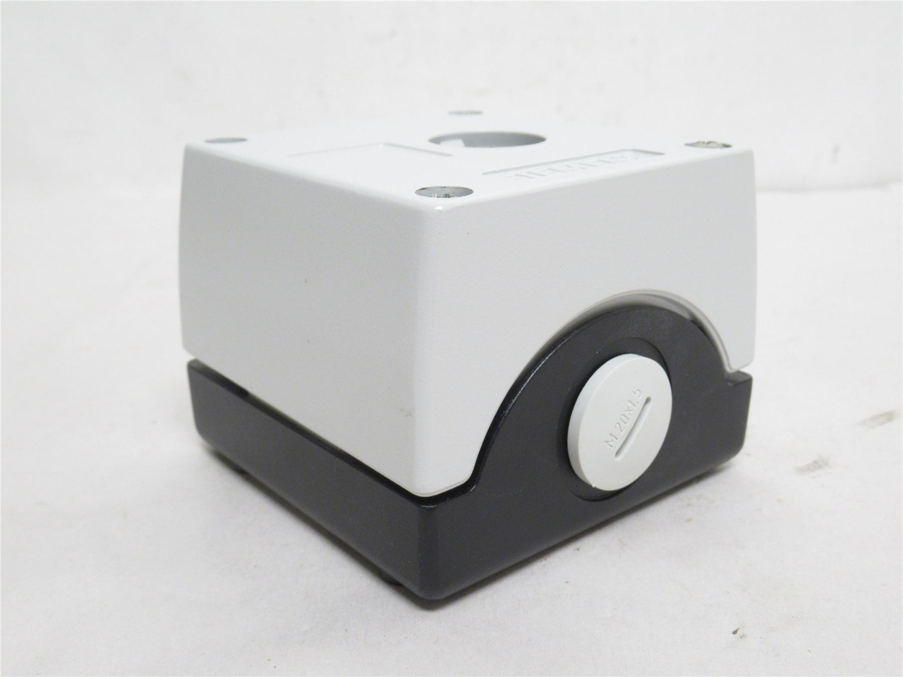 Siemens 3SB3801-2AA3; Metal Command Device Enclosure; 22mm