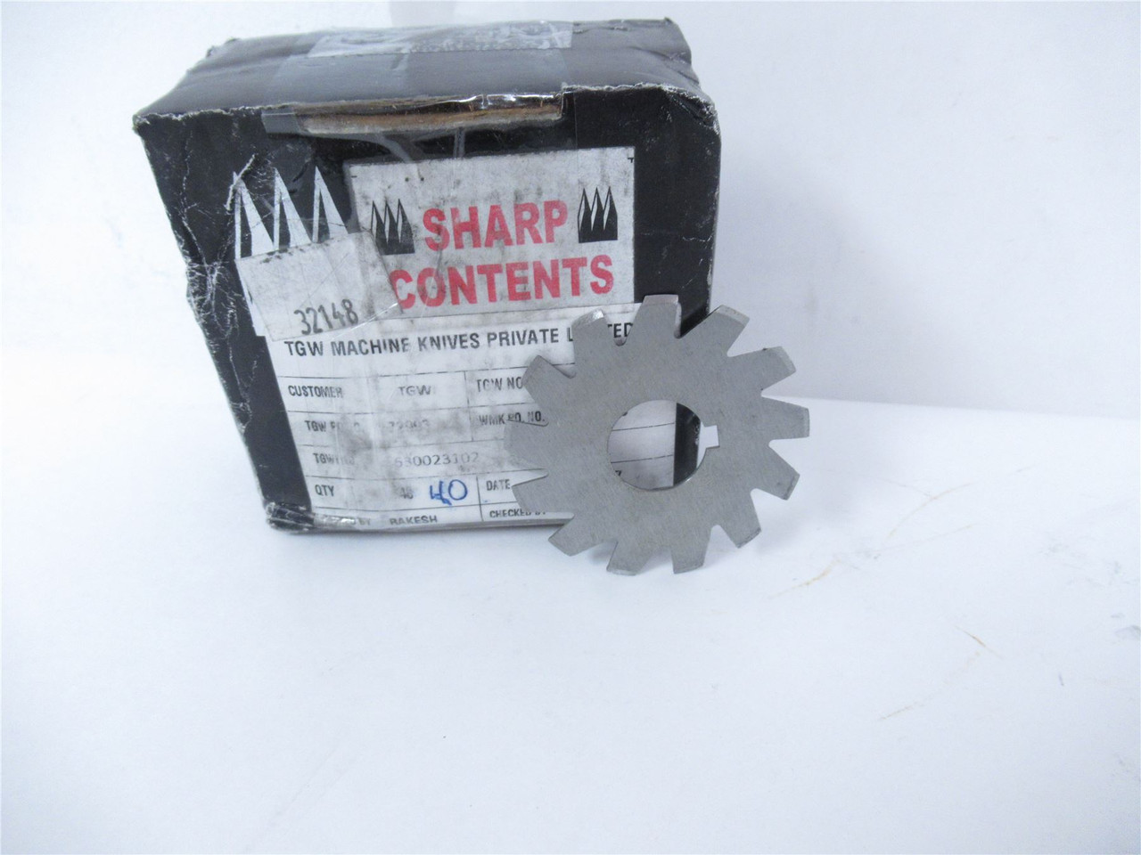 TGW 72993/32148; Box-40 Blades