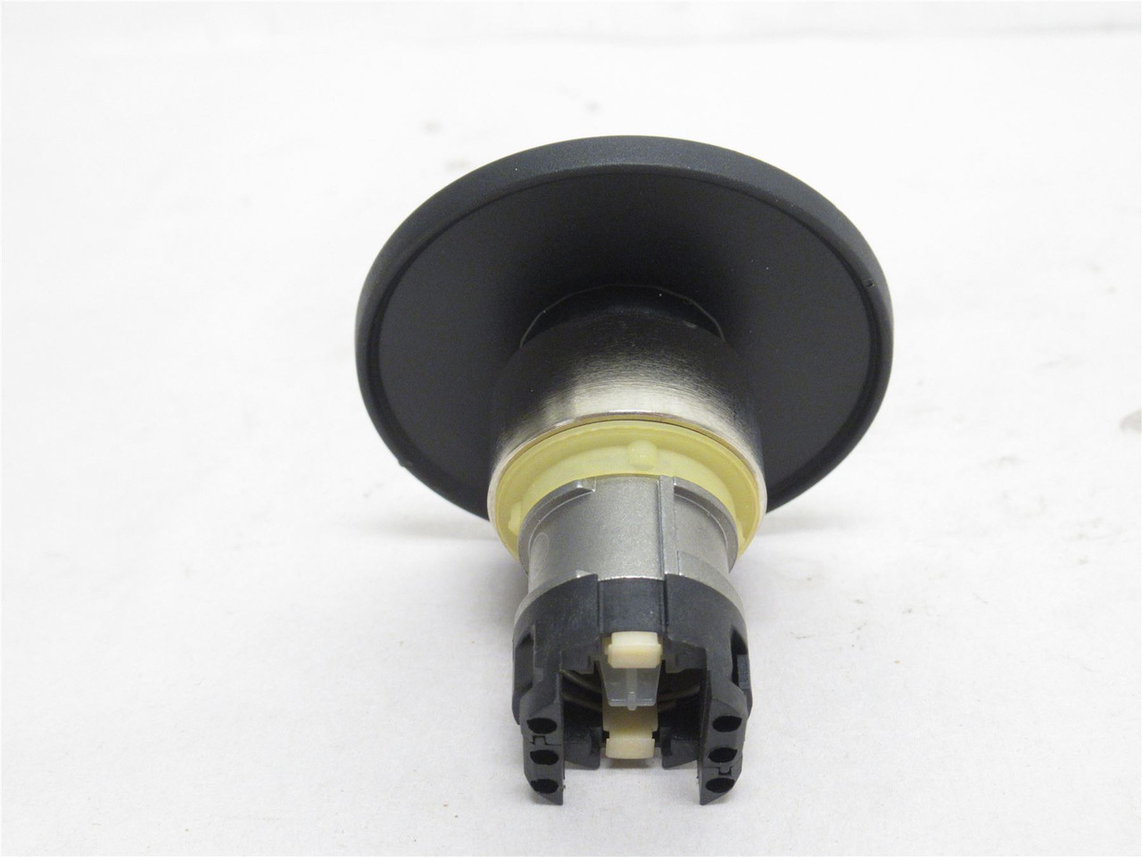 Siemens 3SB35001QA11; Mushroom Head Push Button; 22mm; IP67