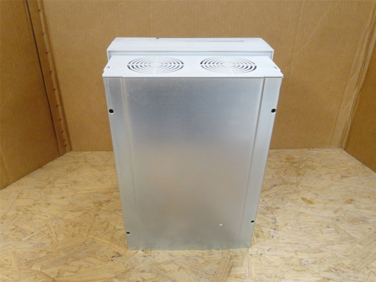 Lenze EVS9329-EPV100; Servo Drive 480VAC 53A 44KvA Input