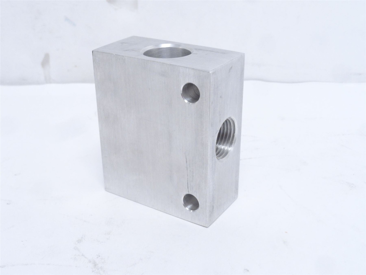 SUN EDC-2EZ1-A2; Line Mount Manifold; SAE-12 Port Size