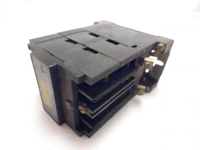 Allen-Bradley 700-R440A1; AC Relay; Only 2 Contacts Installed