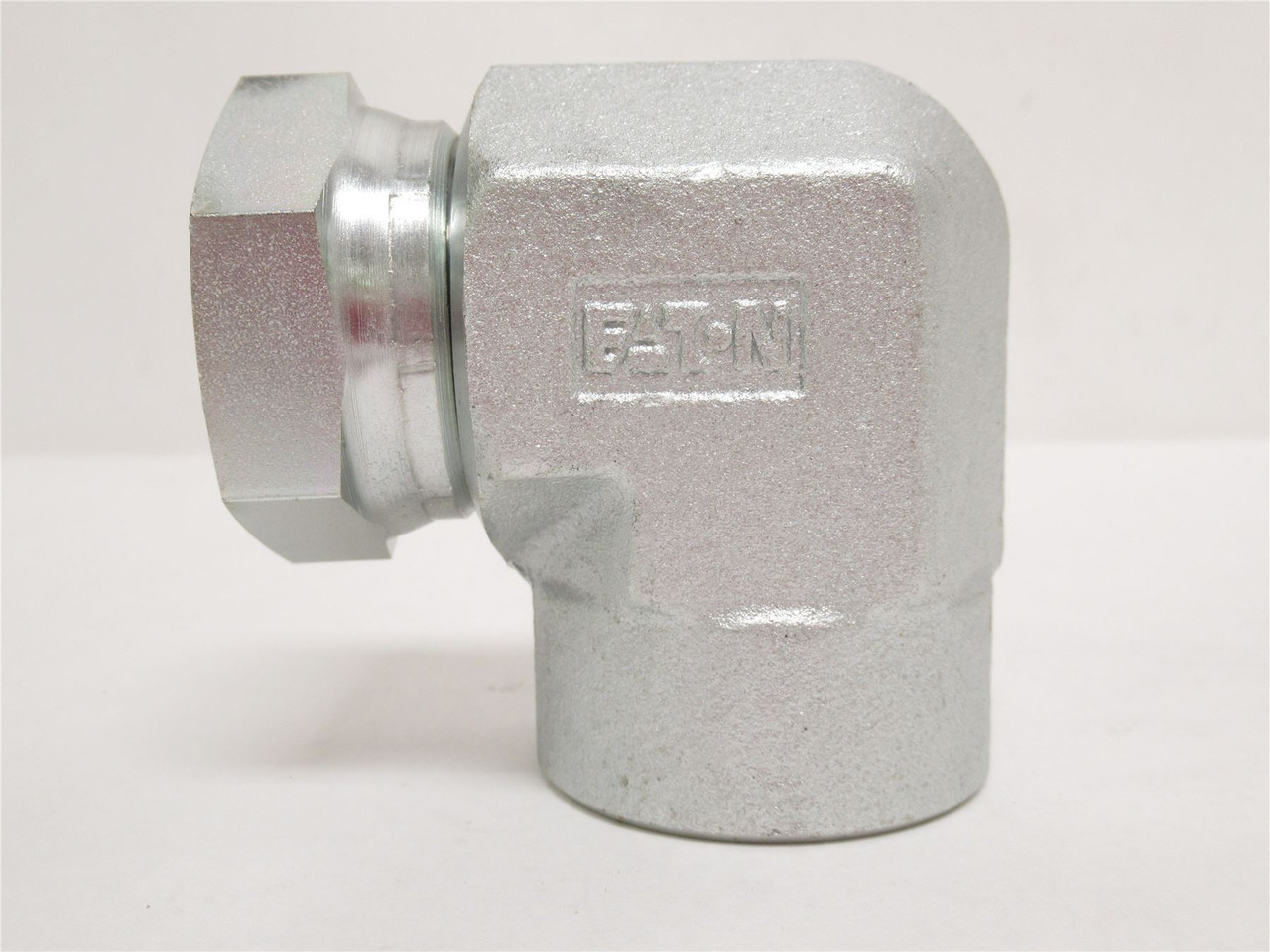 Eaton 2048-20-20S; Elbow 1-1/4"NPSM Female 1-1/4"NPTF Female