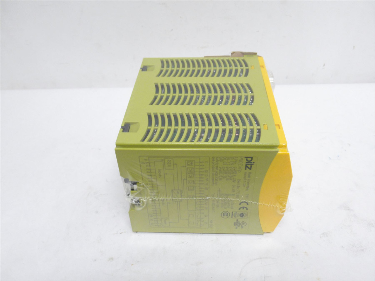 Pilz PNOZ M1P 773100; Safety Controller Base Unit 24VDC