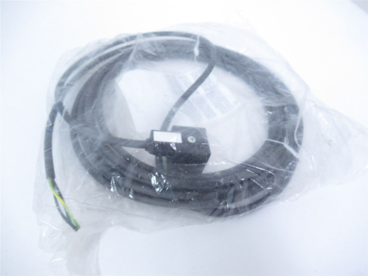 Murr 7000-18021-6360500; Valve Plug;Form A 18MM 5m Cable