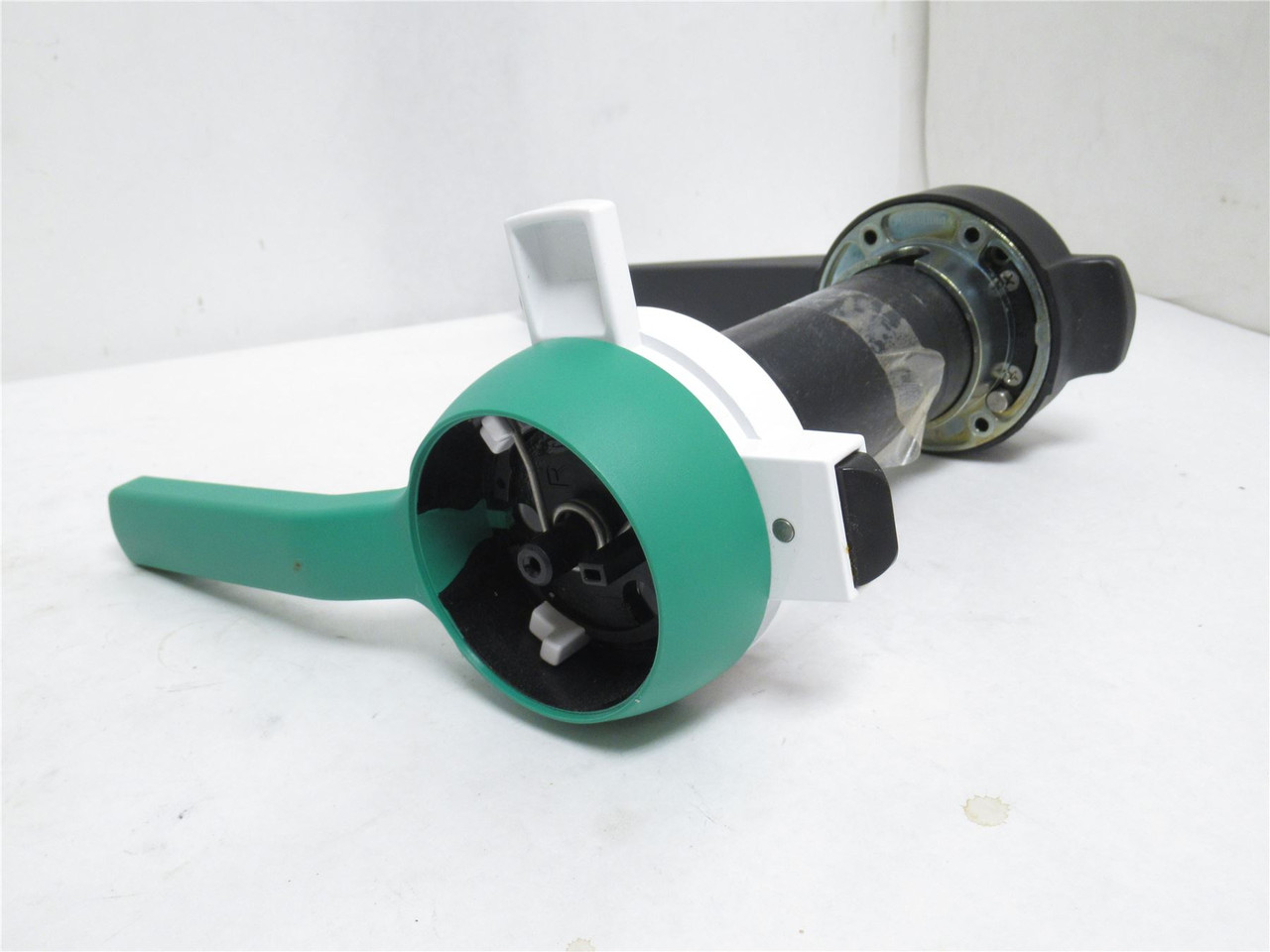 MFG- 305470F; Freezer Night & Day Latch; Right