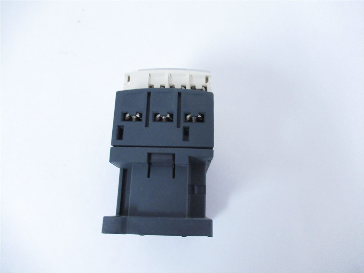 Schneider LC1D09F7; Contactor 3 Pole 9 AMPS Coil-110VAC