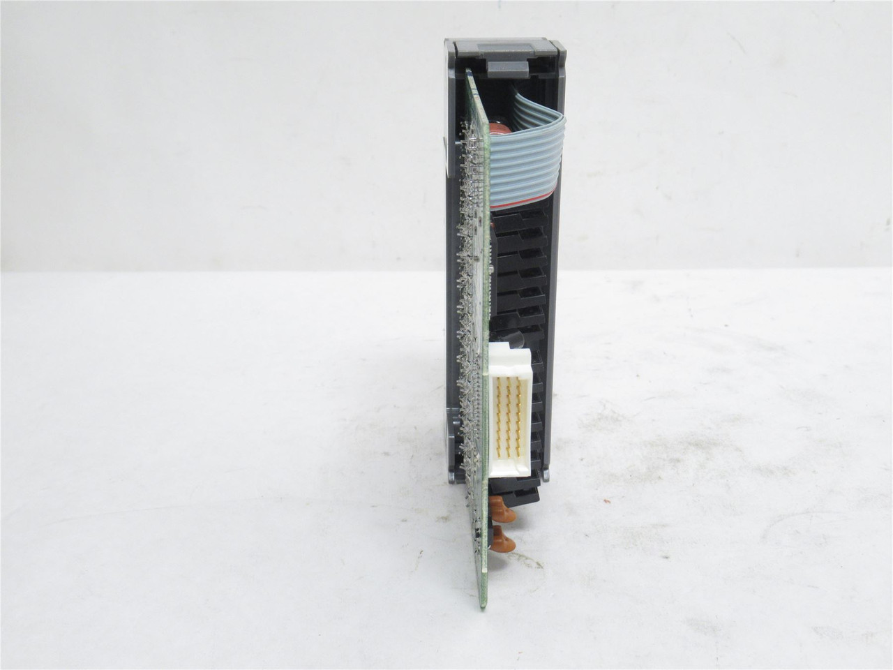 Allen-Bradley 1746-OA16; Output Module 120/240VAC; 16-Channel