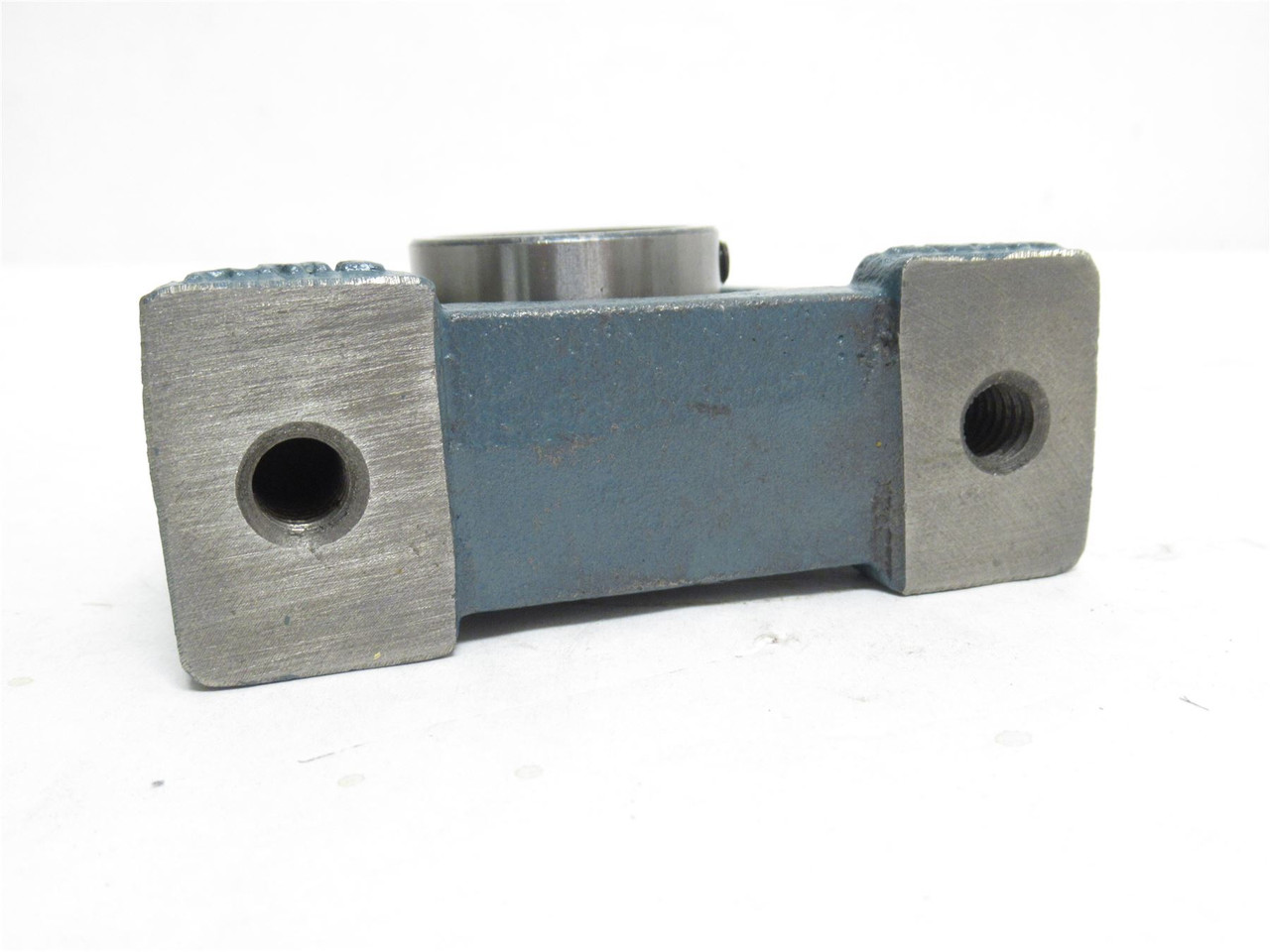 AMC UCTB206-20; Tapped Base Pillow Block Bearing; 1-1/4"ID