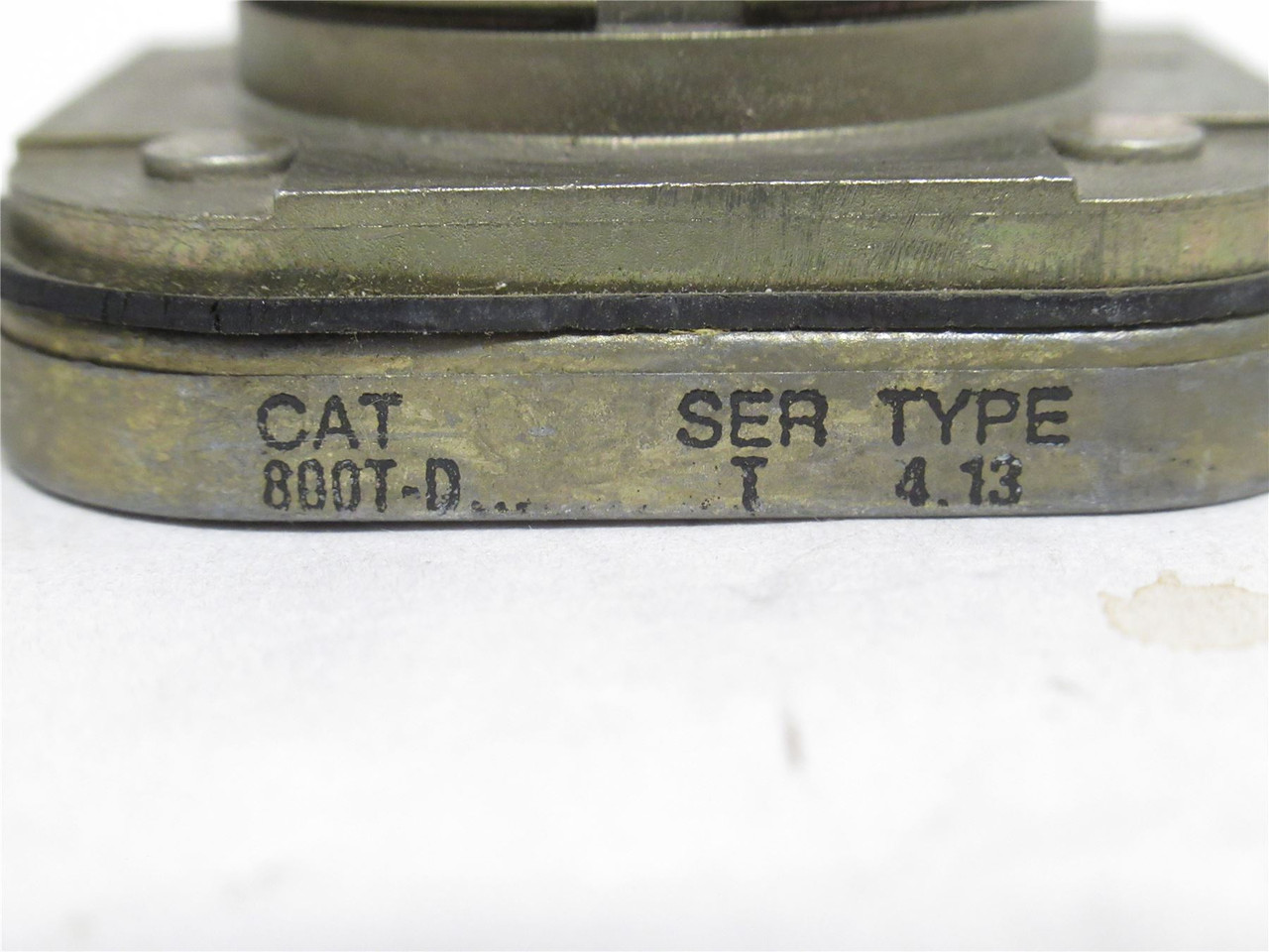 Allen-Bradley 800T-D6; Mushroom Head Push Button; 30mm; Red