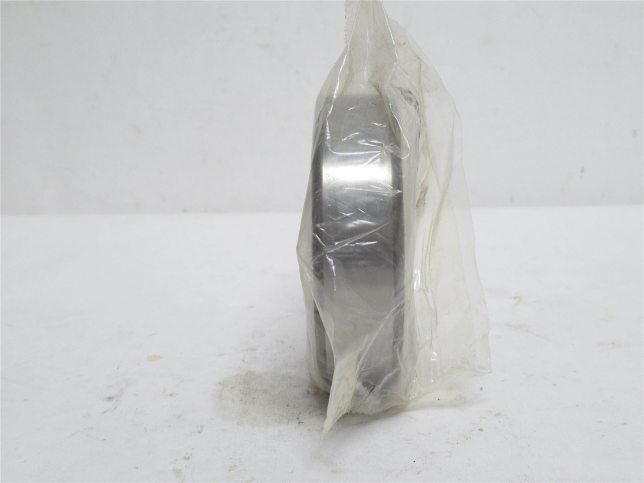 SKF 6306 2ZJEM; Ball Bearing 30mm ID x 72mm OD x 19mm Wide