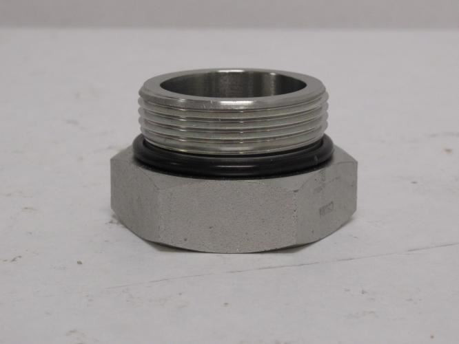 Brennan 6405-20-16-O; Straight Adapter 1-1/4 BOSS x 1FNPT