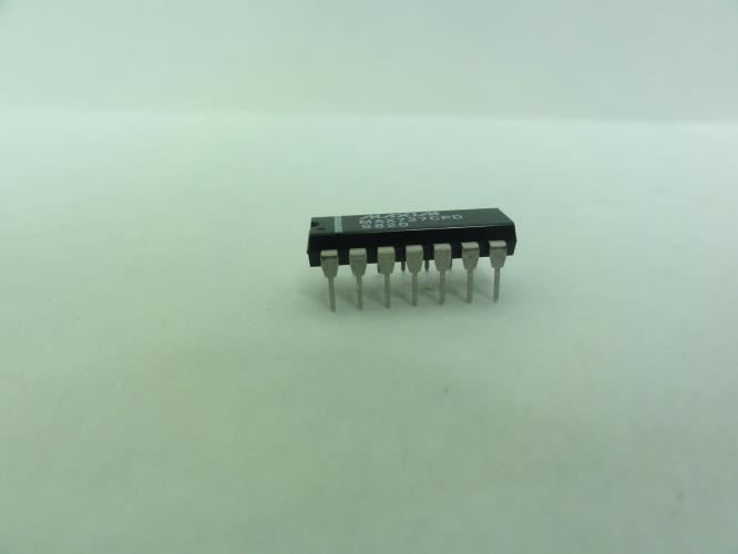 Maxim MAX737CPD; Lot-5 Voltage Regulators; 110mA; -15V