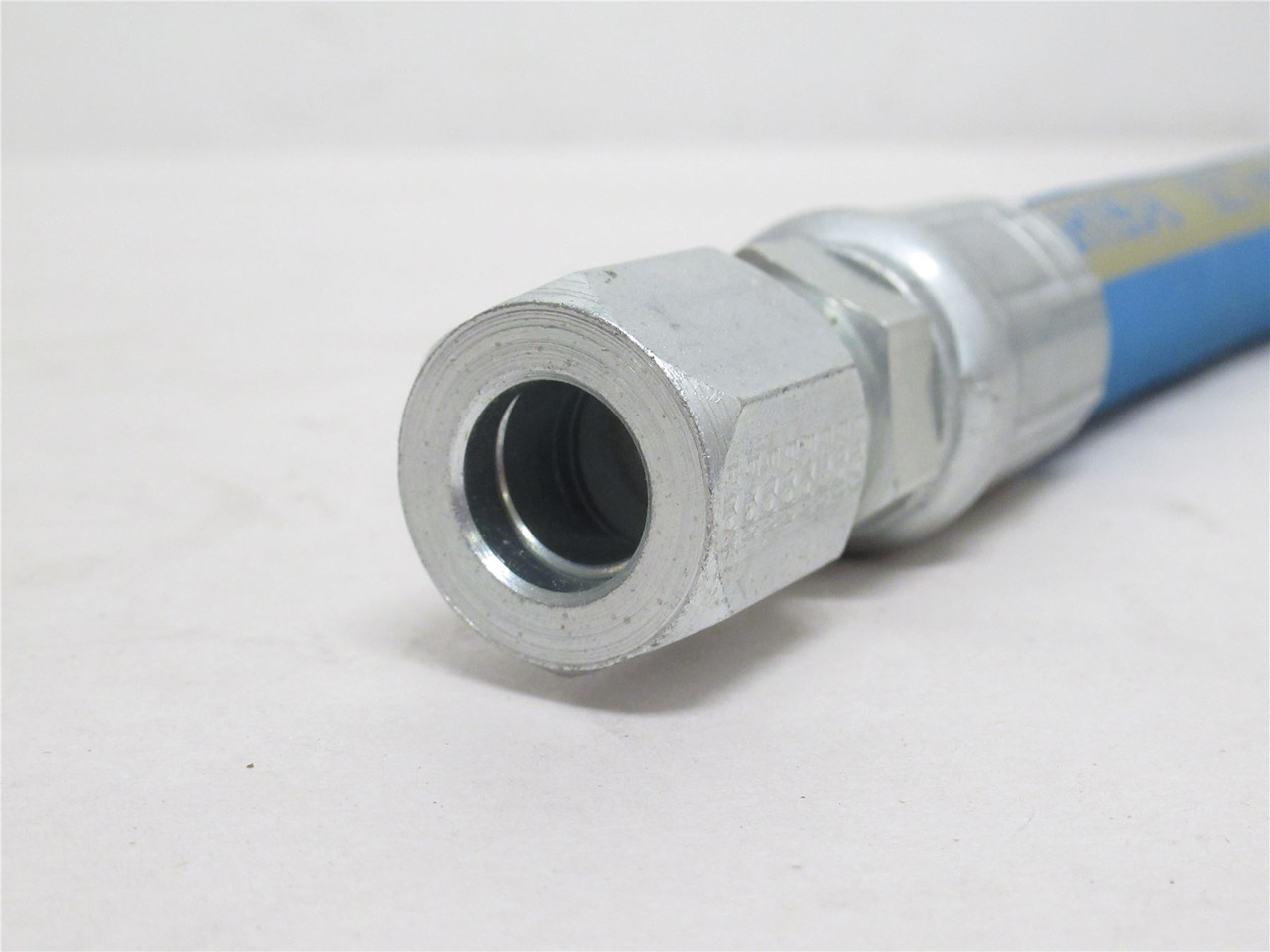 Eaton GH1958758R6824; Hose 24" Long; 1/2 90Deg BOSS x 1/2 Tube