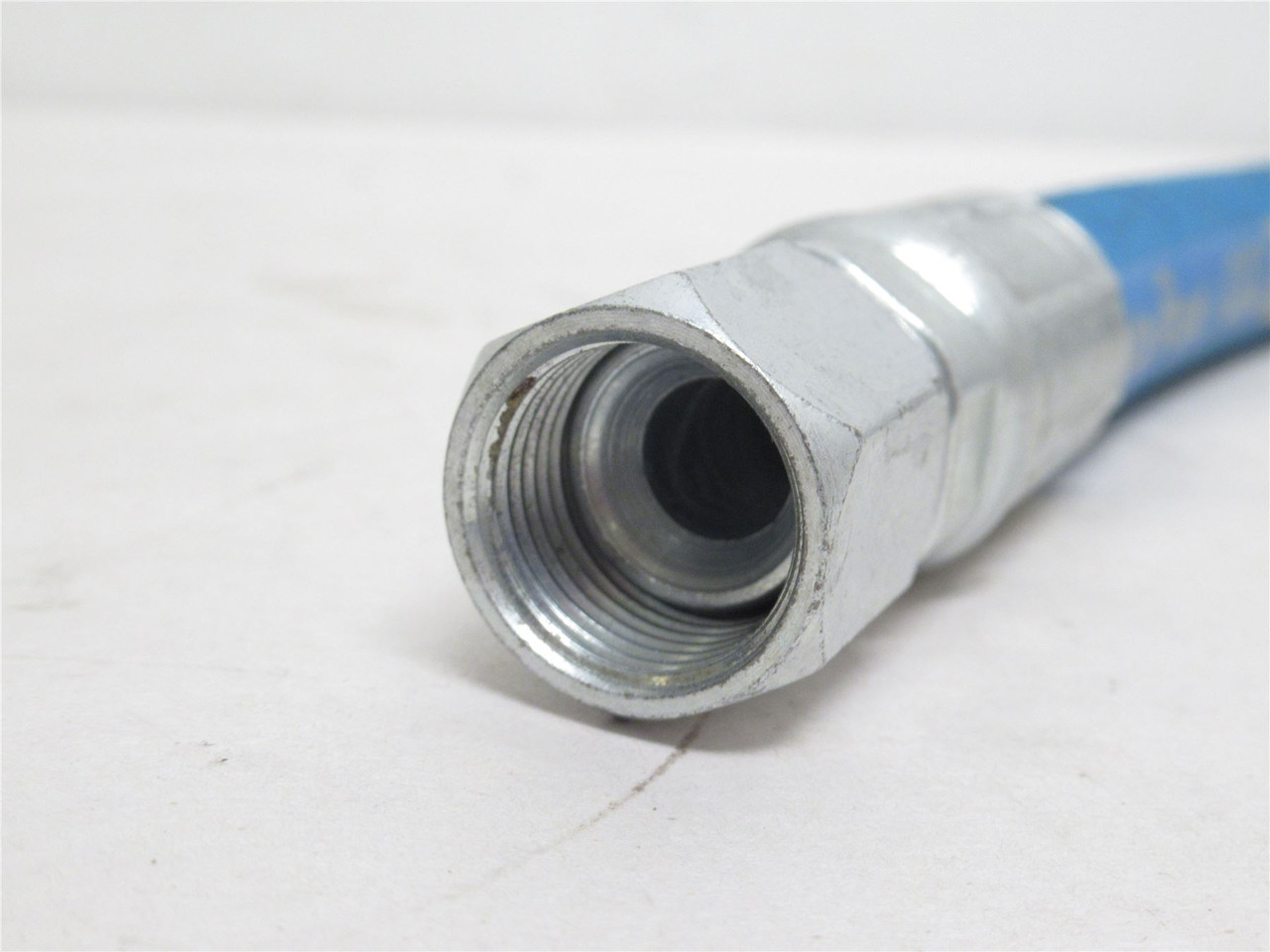 Eaton GH1958J08R0824; Hose; 24" Long; 1/2 BOSS x 1/2 Tube