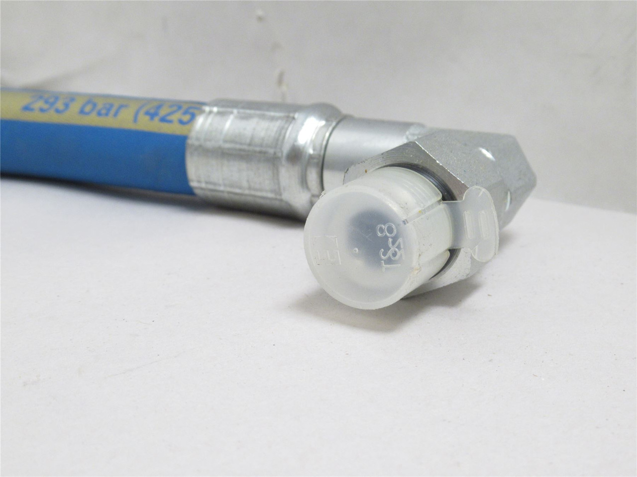 Eaton GH1958608R6836; Hose 36" Long; 1/2 90Deg BOSS x 1/2 JIC