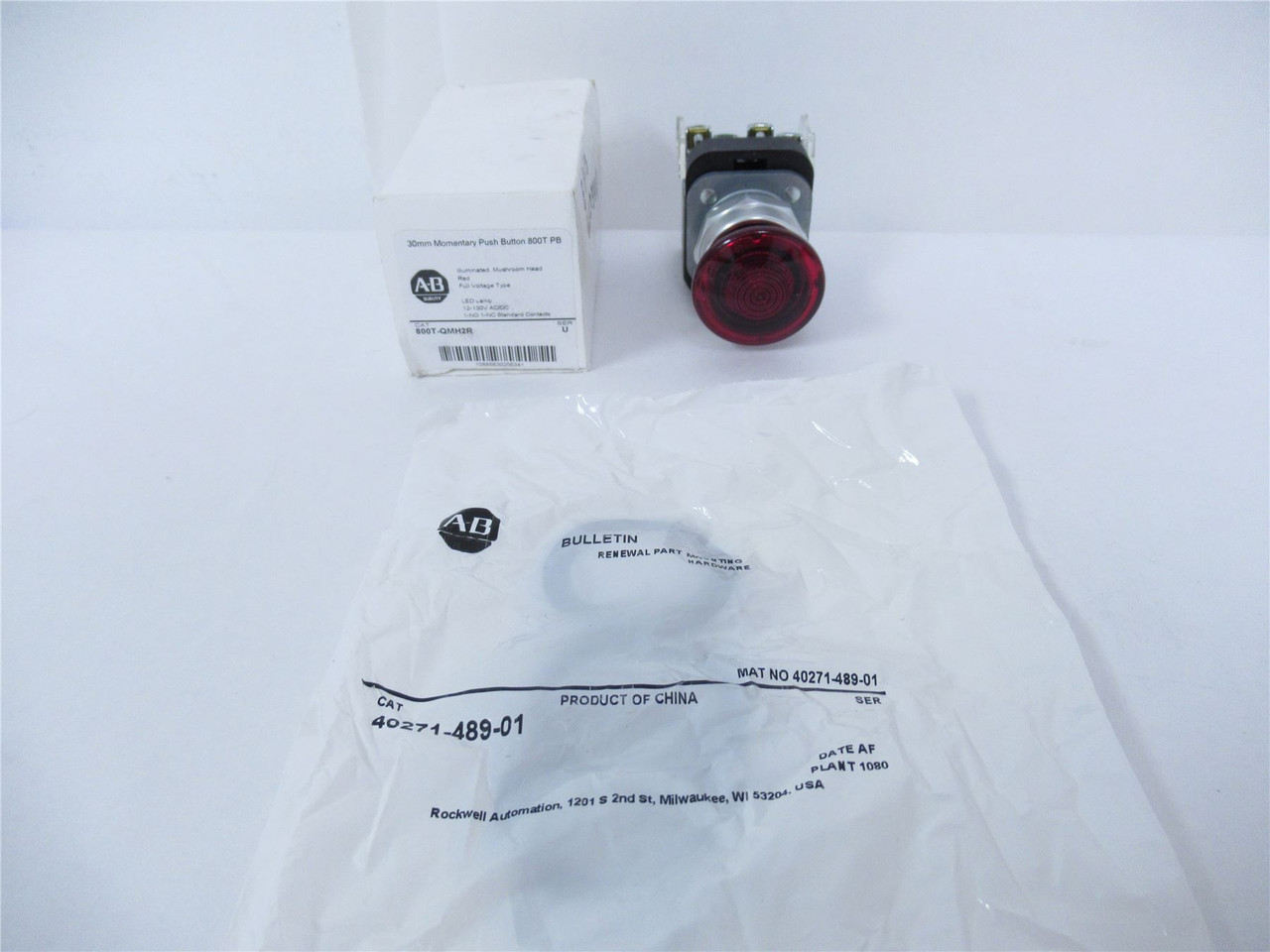 Allen-Bradley 800T-QMH2R; Pushbutton - Momentary; 30mm