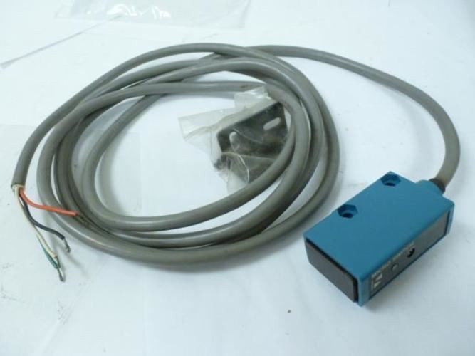 Microswitch FE7C-RPC6-M; Photoelectric Sensor