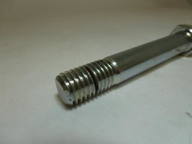 Straub A3132022; Idler Sprocket Shaft