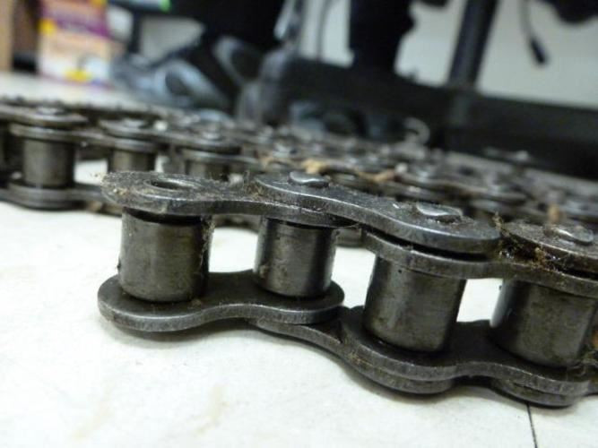 MFG- MDL-Unkn88273; Roller Chain # 50; 5/8'' Pitch; 3/8'' Width