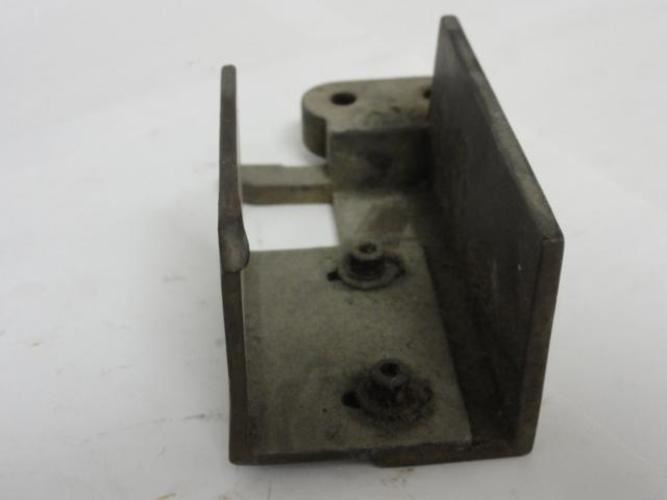 Jones 138105; Right Hand Lug