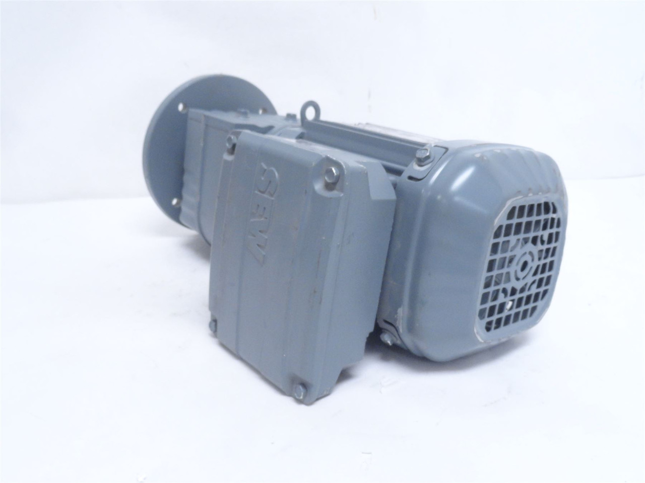 SEW RF17DRN71M4/E18C; AC Gear Motor 13:1 Ratio 0.67kW 480VAC