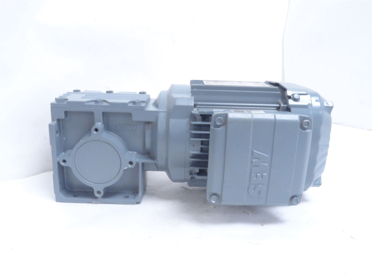 SEW WF30DRN80MK4; AC Gear Motor; 8.2:1 Ratio; 0.55kW 440VAC