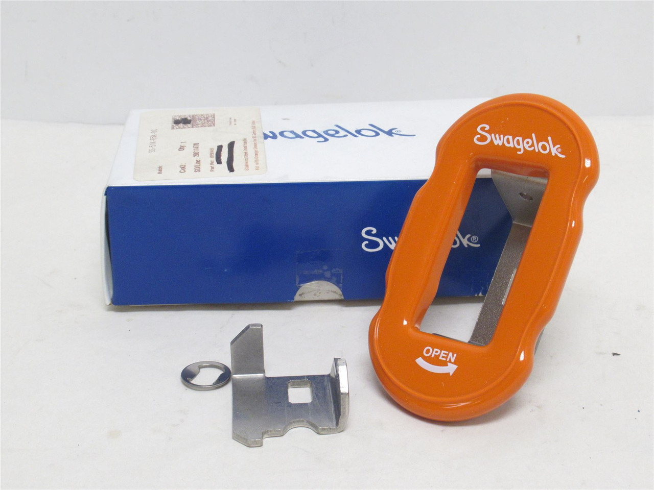 Swagelok SS-51K-65K-OG; Orange Sleeve Oval Handle Kit; SS