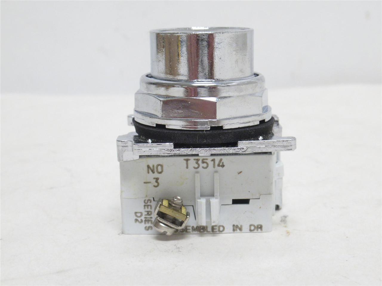 Eaton 10250T101-53; Push-Button Operator; Momentary; Black